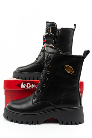 Ghete Lee Cooper, ghete de drumeție pentru femei, ghete Chelsea din piele izolate