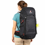 Rucsac sport Deuter Futura 28 SL pentru trekking și alpinism, negru