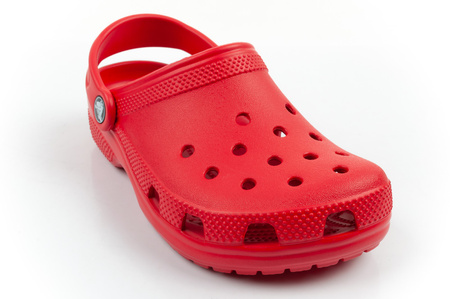 Sandale Crocs Classic pentru copii, culoare roșie, confortabile și ușoare