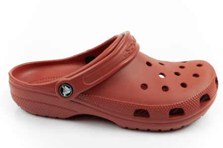 Sandalele Crocs Classic maro pentru bărbați și femei sunt confortabile și ușoare.
