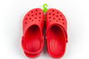 Sandale Crocs Classic pentru copii, culoare roșie, confortabile și ușoare