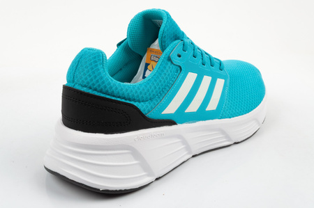 Pantofi sport Adidas Galaxy 6 pentru bărbați, confortabili și ușori, de culoare albastră.