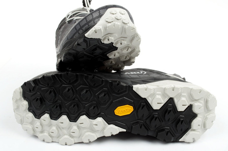 Pantofi de trekking pentru bărbați Aku Flyrock GTX [698632], negri.