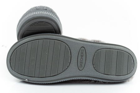 Papuci de damă Skechers [167225/GRY] izolați, gri.
