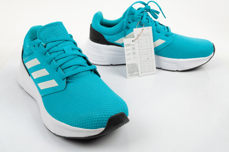 Pantofi sport Adidas Galaxy 6 pentru bărbați, confortabili și ușori, de culoare albastră.