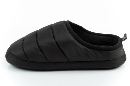 Papuci de casă Puma Scuff pentru bărbați, negri, izolați, la modă