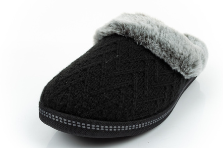 Papuci de damă Skechers [167225/BLK] izolați, negri.