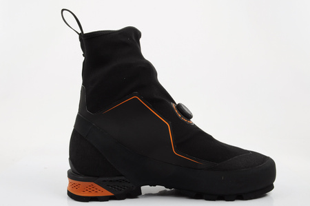 Pantofi sport trekking pentru bărbați Aku Croda BOA GTX, negri și portocalii rezistenți