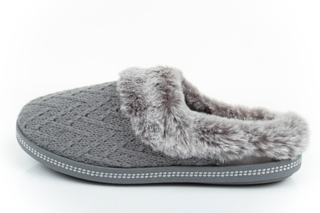 Papuci de damă Skechers [167225/GRY] izolați, gri.